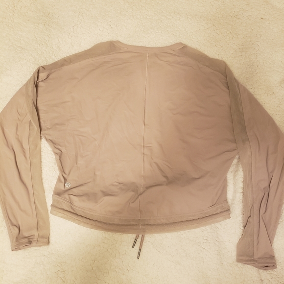 lulu🍋 drawstring cropped long sleeve! - Picture 2 of 2
